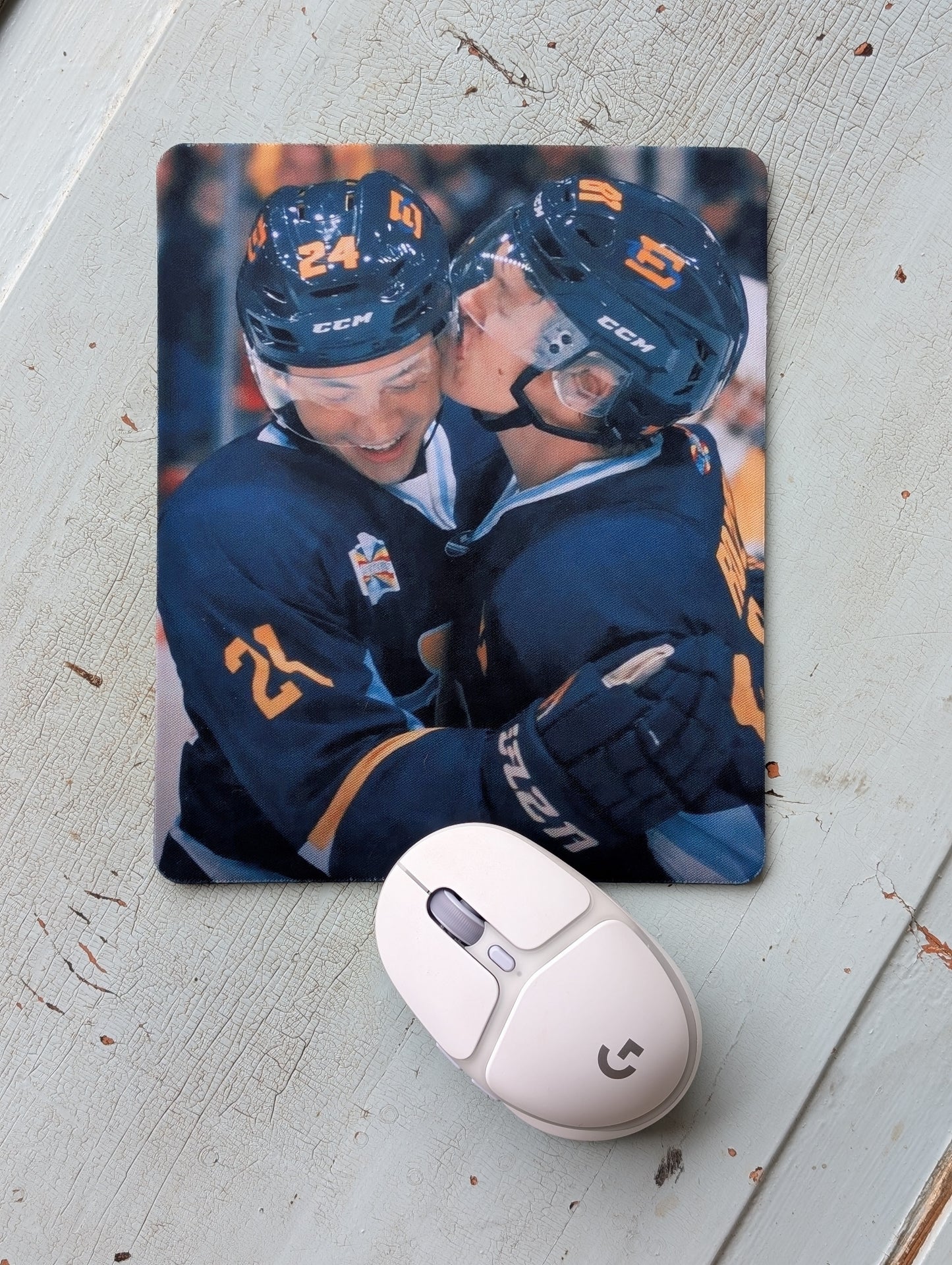 Hockey Romance Kiss Mouse Pad – Smooth Non-Slip Desk Mouse Pad (8.5 x 7.1 in)